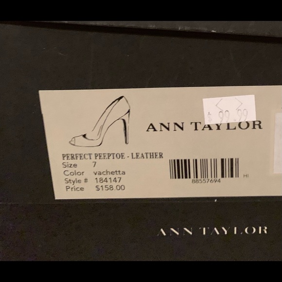 Ann Taylor Heels Like New - Picture 4 of 5